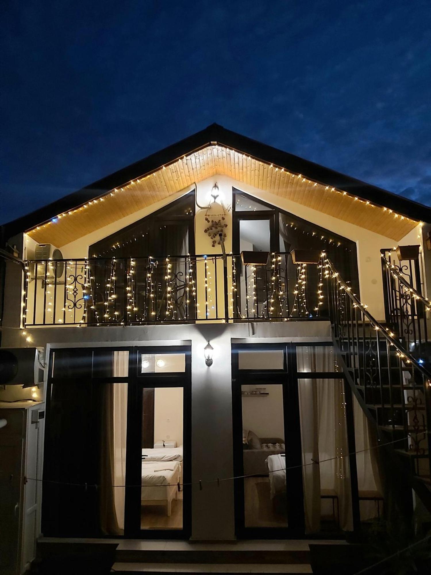 Nitsa Guest House Gori Exterior foto